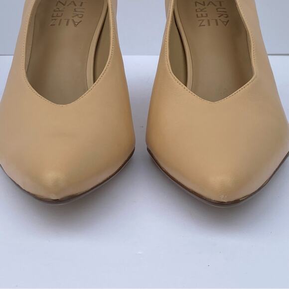 Naturalizer 7.5 Wide Pumps Leather Heels 7.5W Nude Classic RARE Office Neutral - Picture 6 of 11